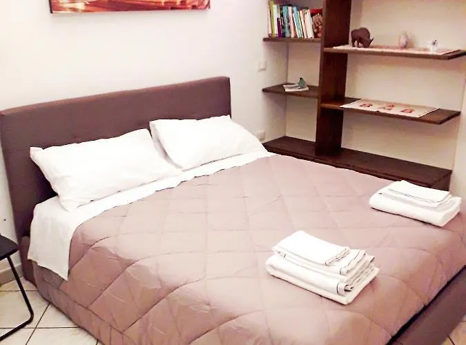 Old Center Station Bolonia